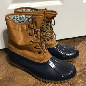 Duck boots